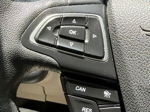 Used 2018 Ford Escape Titanium w/ Ford Safe & Smart Package FWD image 26