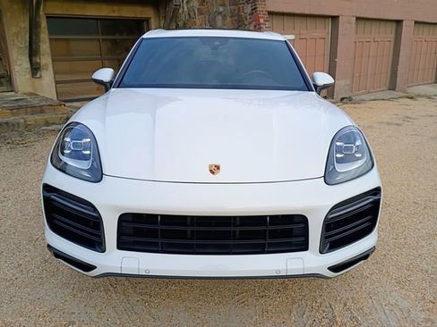 Used 2020 Porsche Cayenne Base image 4