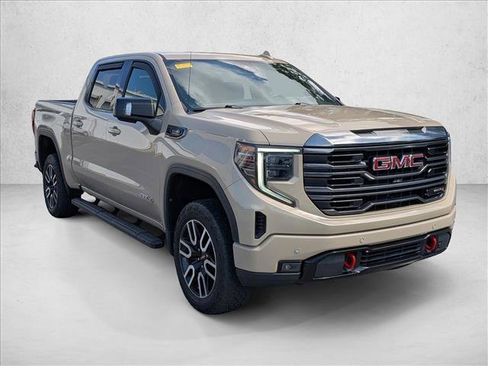 Used 2023 GMC Sierra 1500 AT4 w/ AT4 Preferred Package AWD/4WD image 4