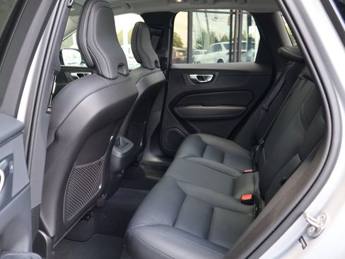 Used 2024 Volvo XC60 B5 Plus AWD/4WD image 17