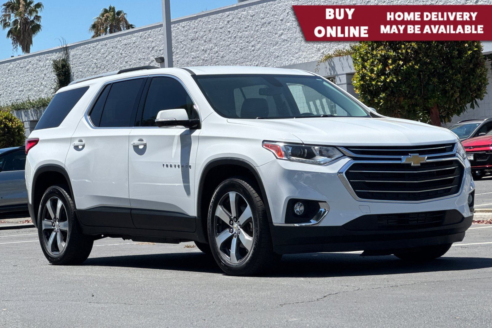 Used 2018 Chevrolet Traverse LT w/ LPO, Floor Liner Package AWD/4WD image 1