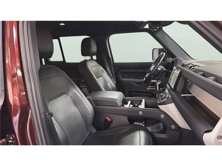 Used 2023 Land Rover Defender 130 SE AWD/4WD image 28