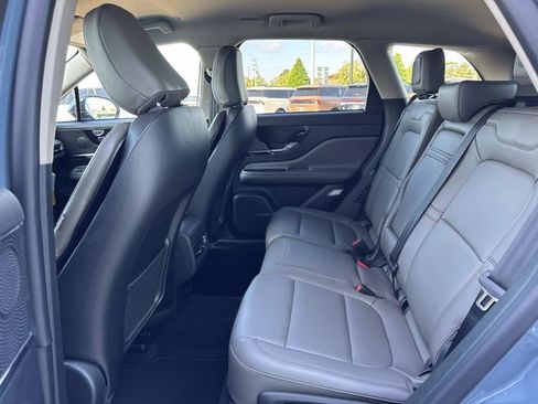 New 2026 Lincoln Corsair Premiere image 16