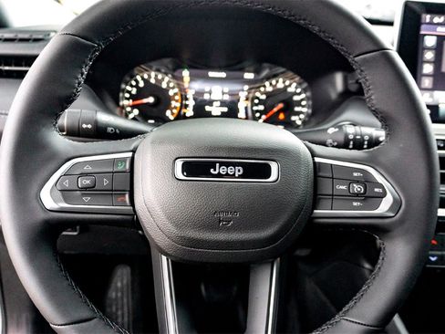 New 2026 Jeep Compass Latitude image 12