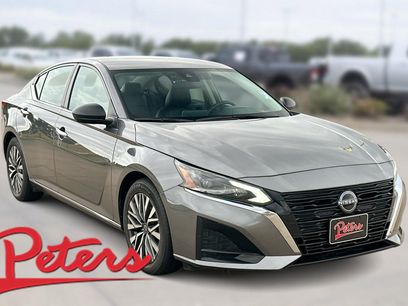 Used 2024 Nissan Altima 2.5 SV