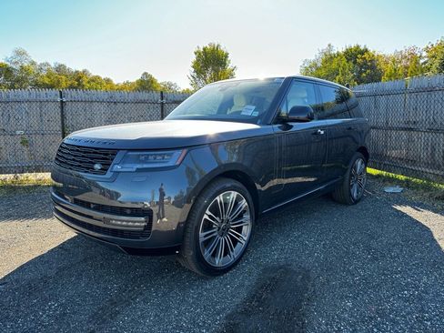 New 2025 Land Rover Range Rover SE image 1