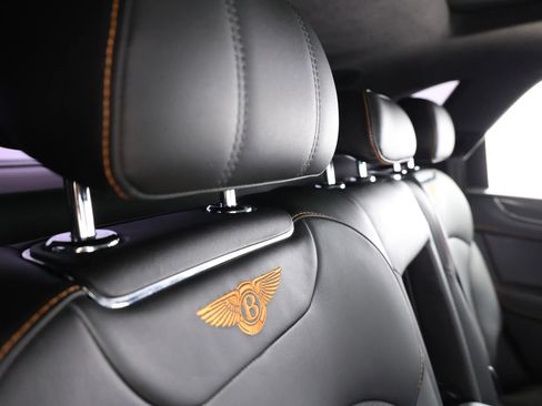 Used 2019 Bentley Bentayga image 79