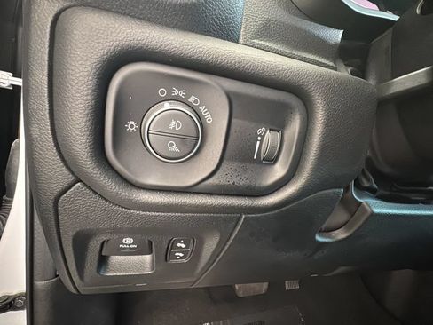 Used 2023 RAM 1500 Big Horn AWD/4WD image 33