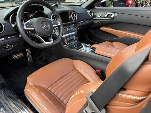 Used 2020 Mercedes-Benz SL 550 image 38