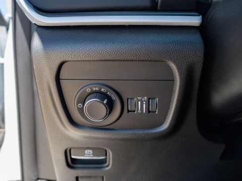 Used 2025 Jeep Grand Cherokee L Laredo RWD image 18