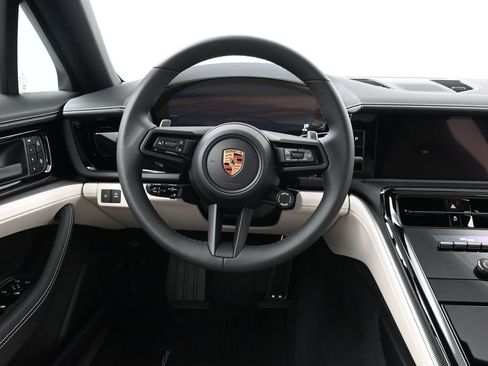 Used 2026 Porsche Panamera image 12