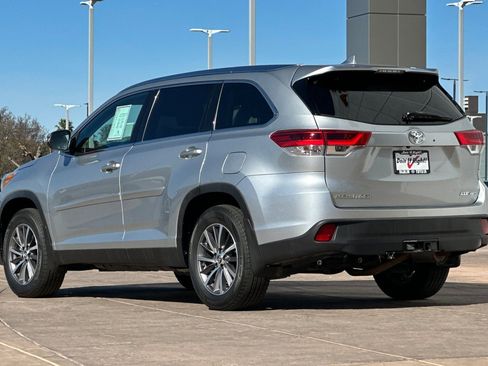 Certified 2019 Toyota Highlander XLE image 7