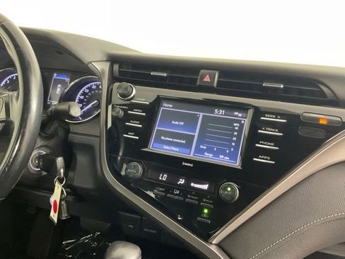 Used 2020 Toyota Camry SE w/ Carpet Mat Package FWD image 19