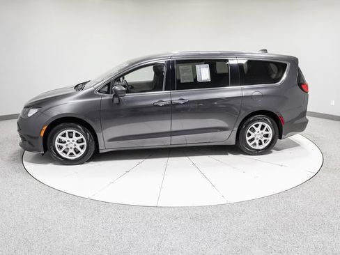 Used 2020 Chrysler Voyager LX FWD image 30