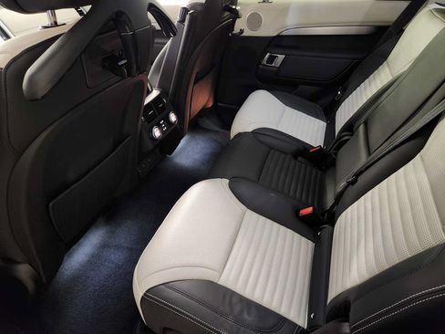 Used 2026 Land Rover Discovery Limited Edition AWD/4WD image 28