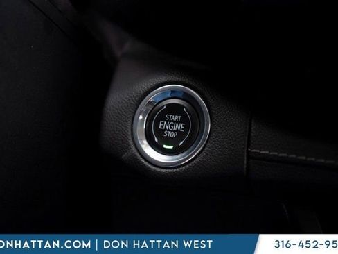 Used 2023 Buick Envision Essence image 11