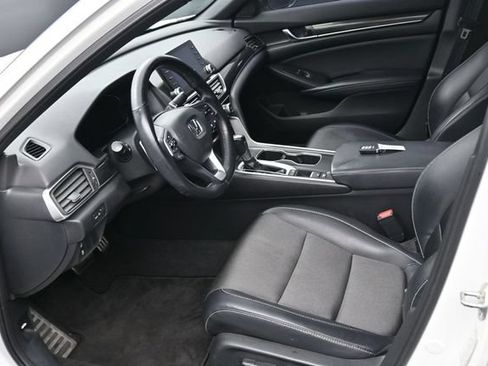 Used 2018 Honda Accord Sport image 16