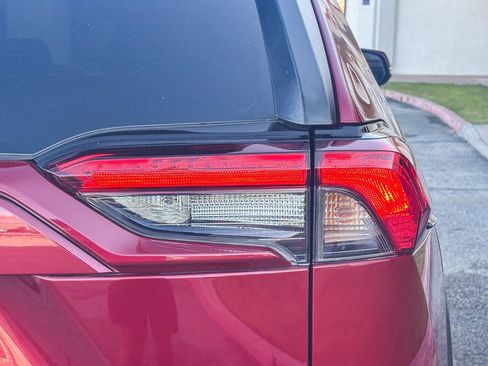 Certified 2020 Toyota RAV4 XLE Premium image 8