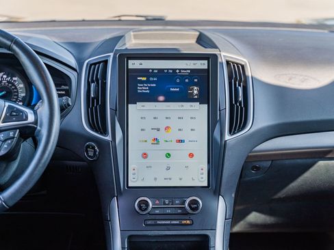 Used 2024 Ford Edge SEL image 29