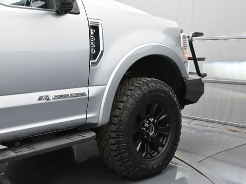 Used 2022 Ford F350 Platinum w/ Tremor Off-Road Package AWD/4WD image 49