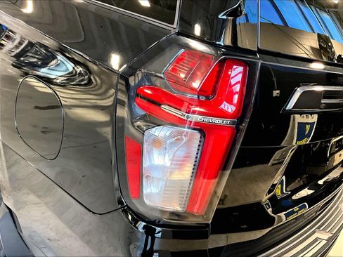Used 2022 Chevrolet Suburban RST w/ Luxury Package image 35