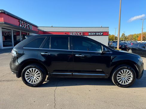 Used 2013 Lincoln MKX AWD image 2