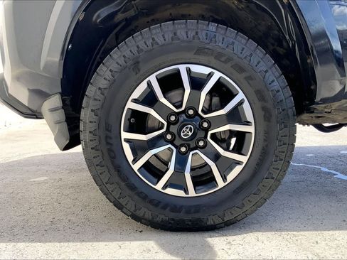 Used 2019 Toyota Tacoma 2WD Double Cab image 8