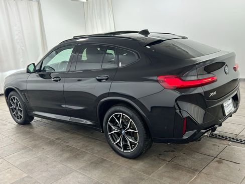 Used 2025 BMW X4 xDrive30i w/ M Sport Package image 3