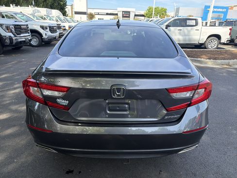 Used 2019 Honda Accord Sport image 9