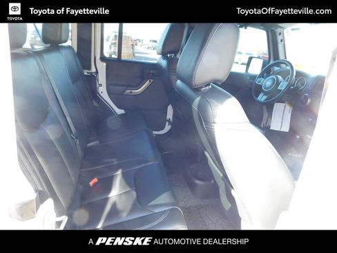 Used 2018 Jeep Wrangler Unlimited Sahara image 5