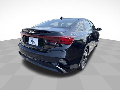 Used 2023 Kia Forte LXS FWD image 5