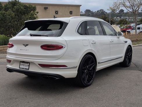 Used 2024 Bentley Bentayga image 5