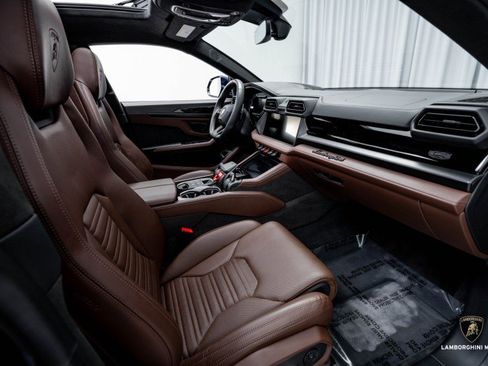 Used 2025 Lamborghini Urus SE image 37