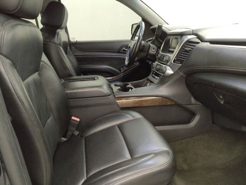 Used 2015 Chevrolet Suburban LS RWD image 21