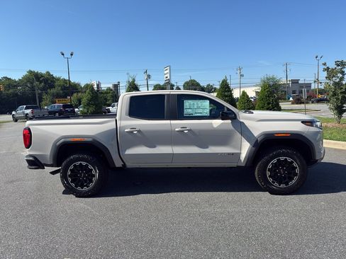 New 2026 GMC Canyon AT4 w/ AT4 Premium Package AWD/4WD image 6