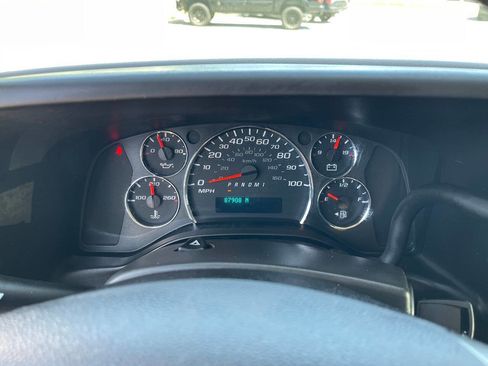 Used 2018 Chevrolet Express 2500 Extended w/ Driver Convenience Package RWD image 40