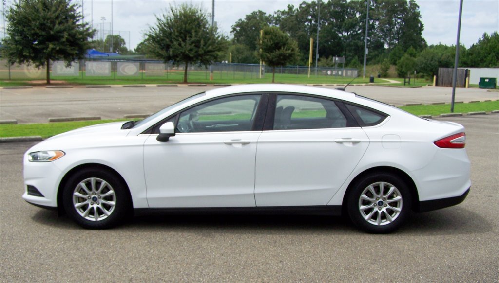 Used 2015 Ford Fusion S FWD image 6