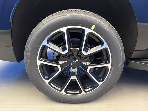 New 2026 Chevrolet Suburban RST w/ Comfort Package AWD/4WD image 8
