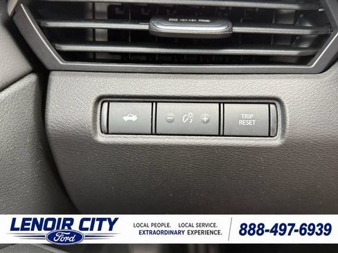 Used 2024 Nissan Altima 2.5 SV FWD image 19