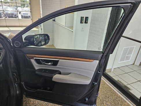 Used 2019 Honda CR-V Touring image 13