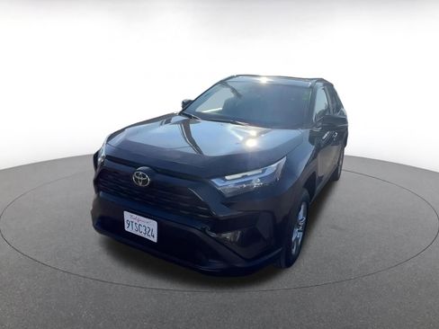 Used 2025 Toyota RAV4 XLE image 7