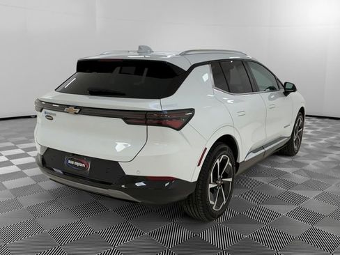 Certified 2025 Chevrolet Equinox EV LT FWD image 5