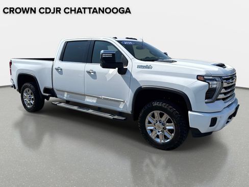 Used 2026 Chevrolet Silverado 2500 High Country w/ Max Trailering Package AWD/4WD image 2