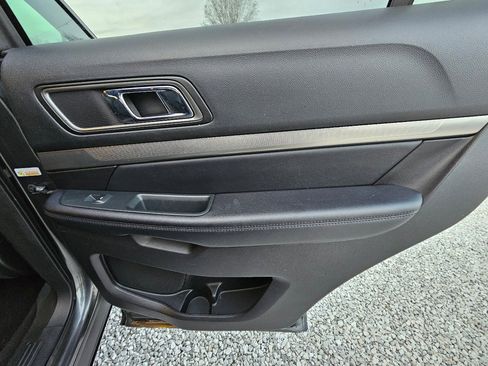 Used 2018 Ford Explorer XLT w/ Equipment Group 202A image 29