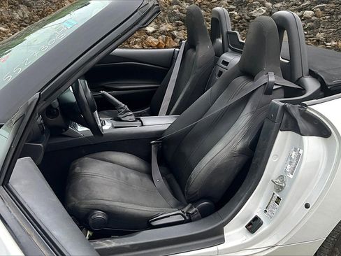 Used 2016 MAZDA MX-5 Miata Sport image 21