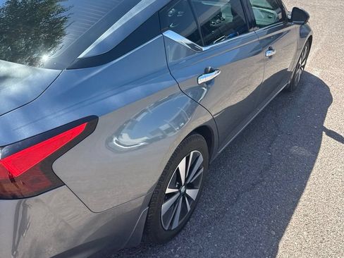 Used 2020 Nissan Altima 2.5 SV FWD image 2