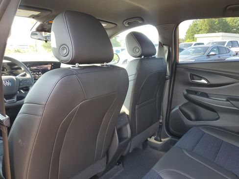 New 2025 Buick Envista Preferred image 9