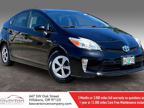 Used 2015 Toyota Prius Two FWD image 1