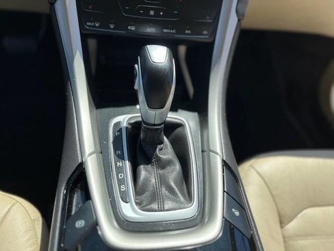 Used 2014 Ford Fusion SE w/ Equipment Group 202A image 14