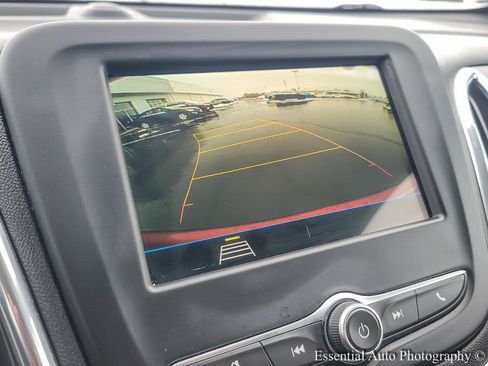 Used 2019 Chevrolet Equinox LT image 14